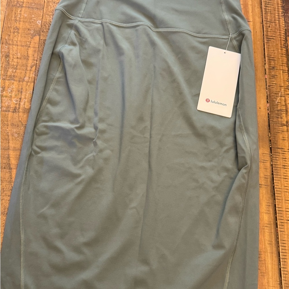 lululemon athletica Women's Nulu Slim Fit Green High Rise Skirt Size 8